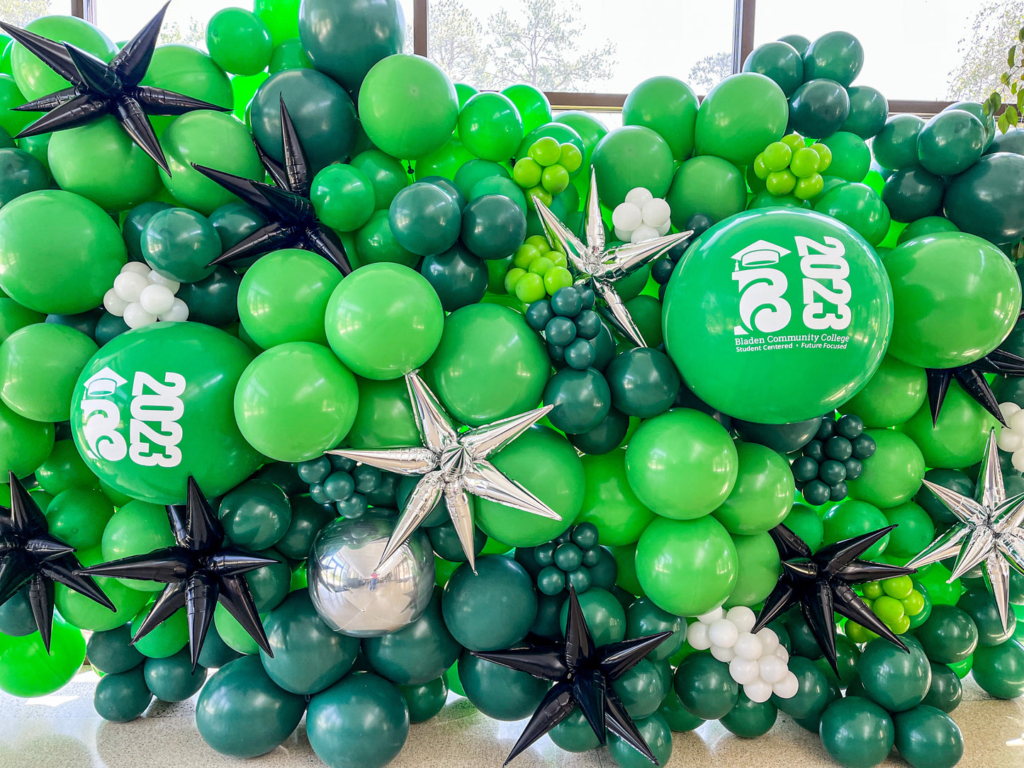 BALLOON WALL