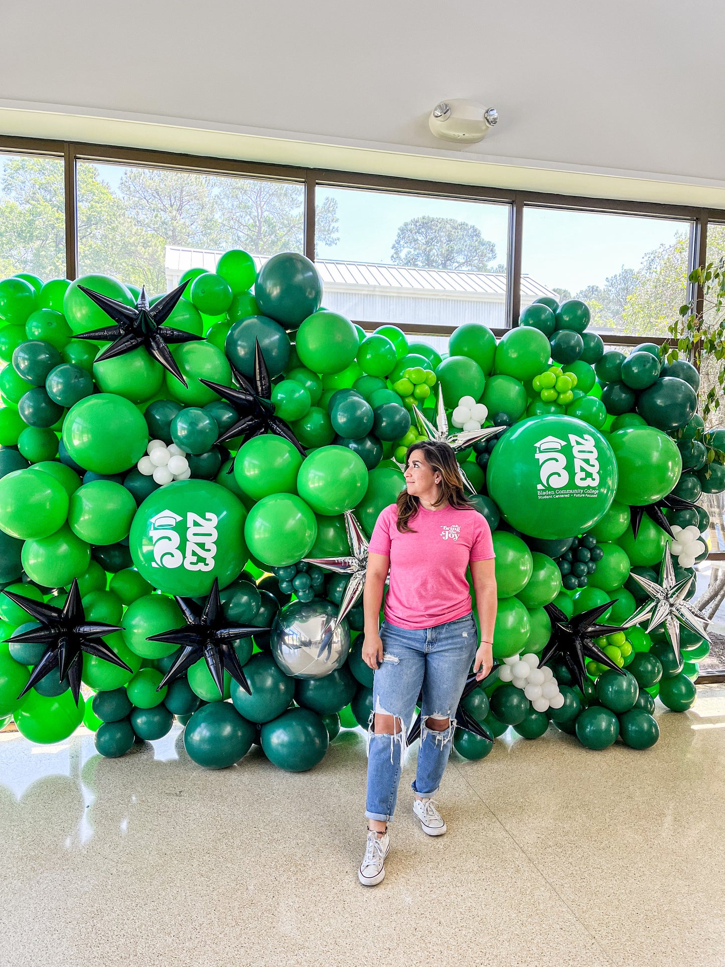 BALLOON WALL