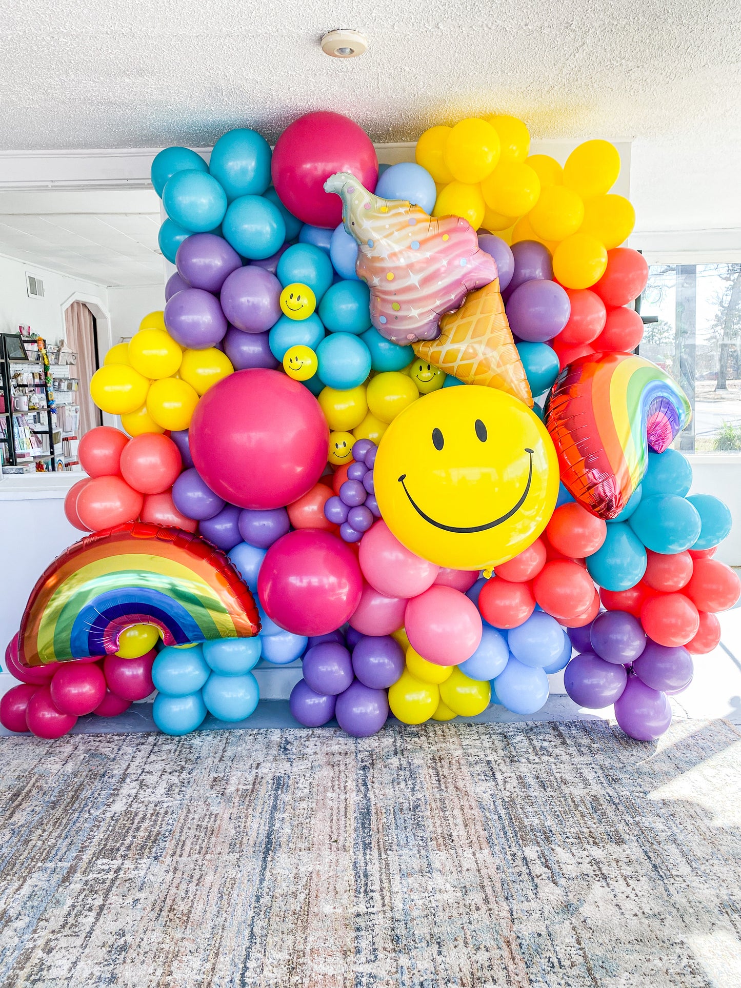 BALLOON WALLS